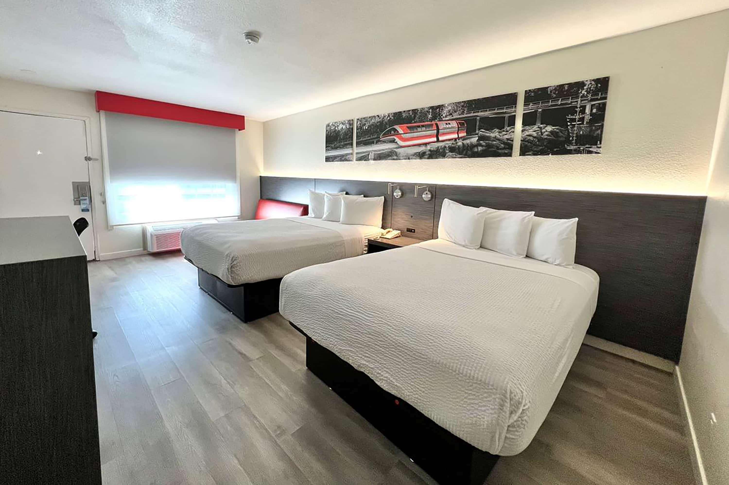 מלון Ramada By Wyndham Anaheim Convention Center מראה חיצוני תמונה