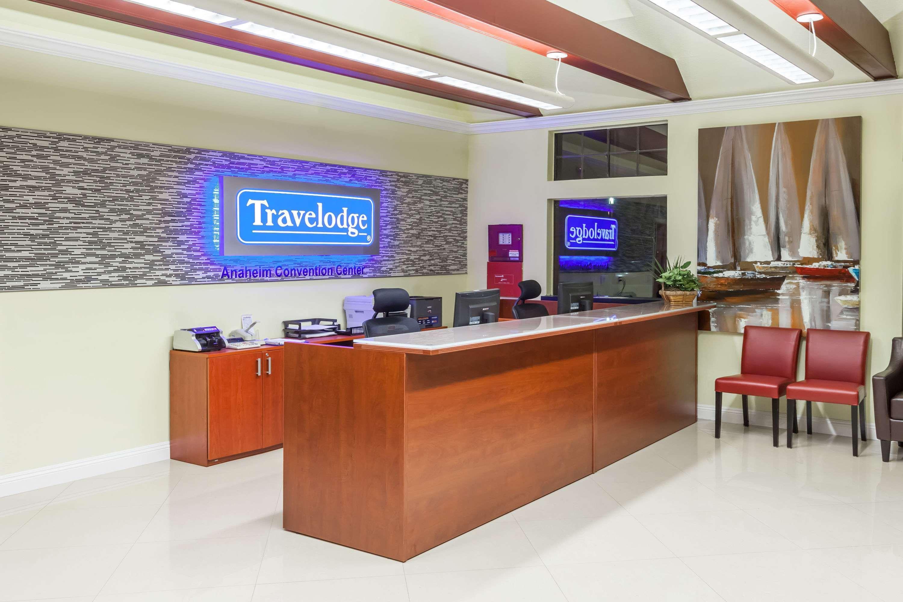מלון Ramada By Wyndham Anaheim Convention Center מראה חיצוני תמונה